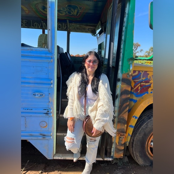 jensfashionfunk is LIVE 🪩🌼💗 - Picture 1 of 9